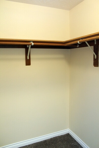 Building Photo - 3805-3805 SE Cesar Estrada Chavez Blvd