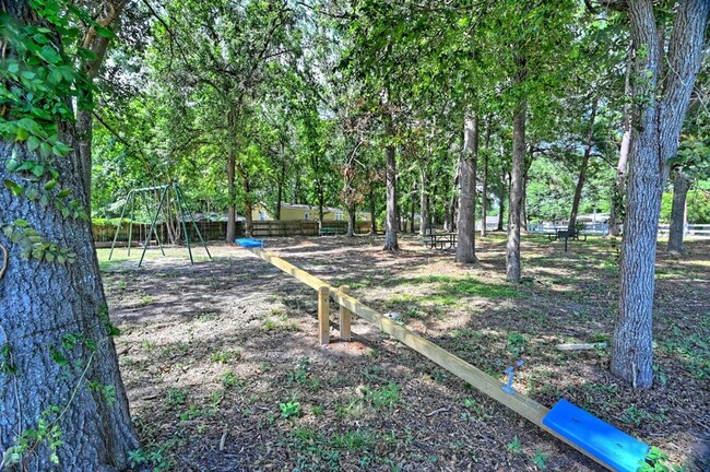 Building Photo - 9574 Darkwood St