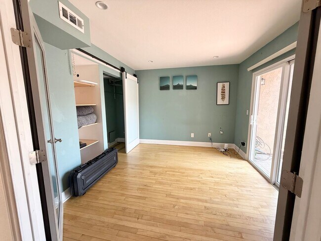 Building Photo - PET FRIENDLY - Charming 4-Bedroom Home in ...