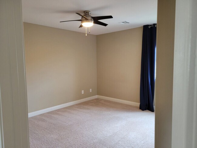 Building Photo - Gorgeous Pardee Home – 4 Bed | 3.5 Bath | ...