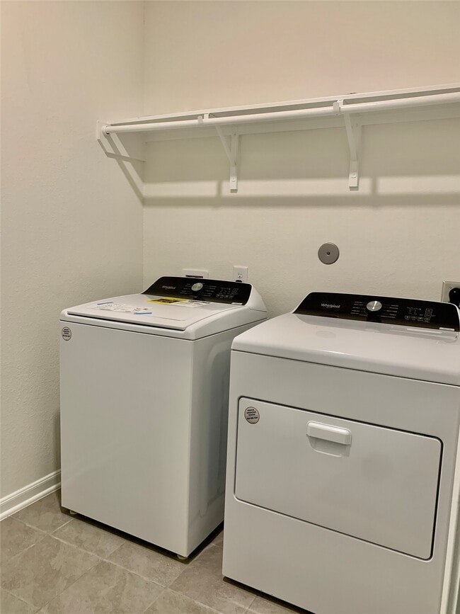 Building Photo - 2920 Grand Anse Dr