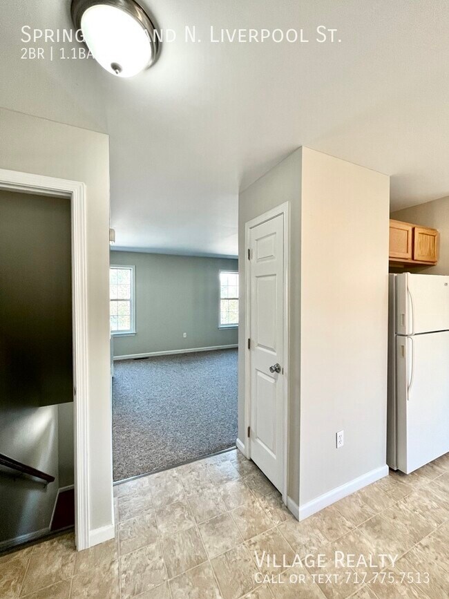 Building Photo - 155 Springs Ln