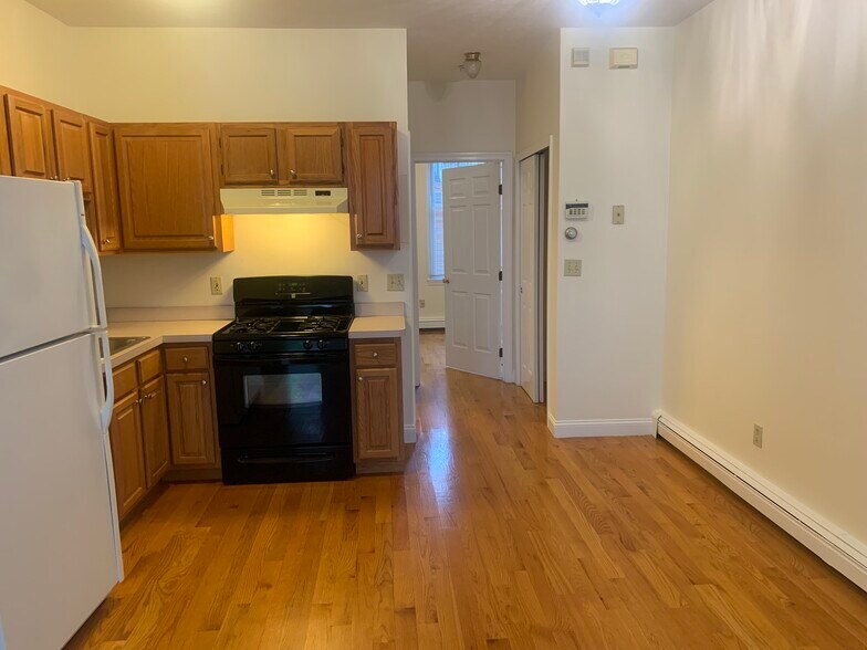 Building Photo - 202 Hurley St