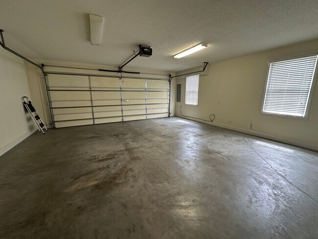 Building Photo - 3437 Bailey Ranch Rd