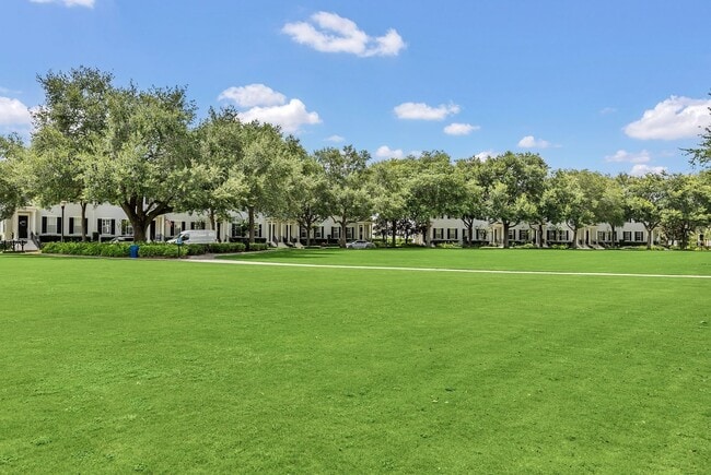Building Photo - Beautiful Baldwin Park Orlando Town Home