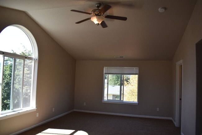 Building Photo - Large 4 bedroom two story home located on a dead end st.