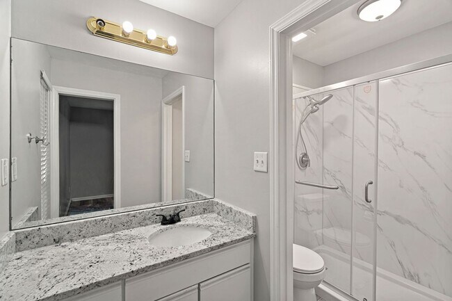 Building Photo - Unique 3 Bedroom/ 3 Full Bathroom 2 Story ...