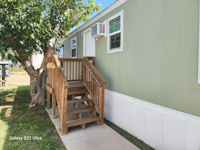 Building Photo - 1128 Gary Terrace
