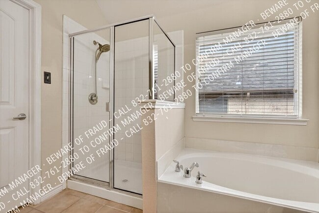 Building Photo - 12079 Kingsville Dr