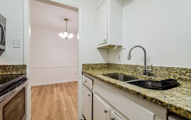 Building Photo - 140 Lablanc Way NW