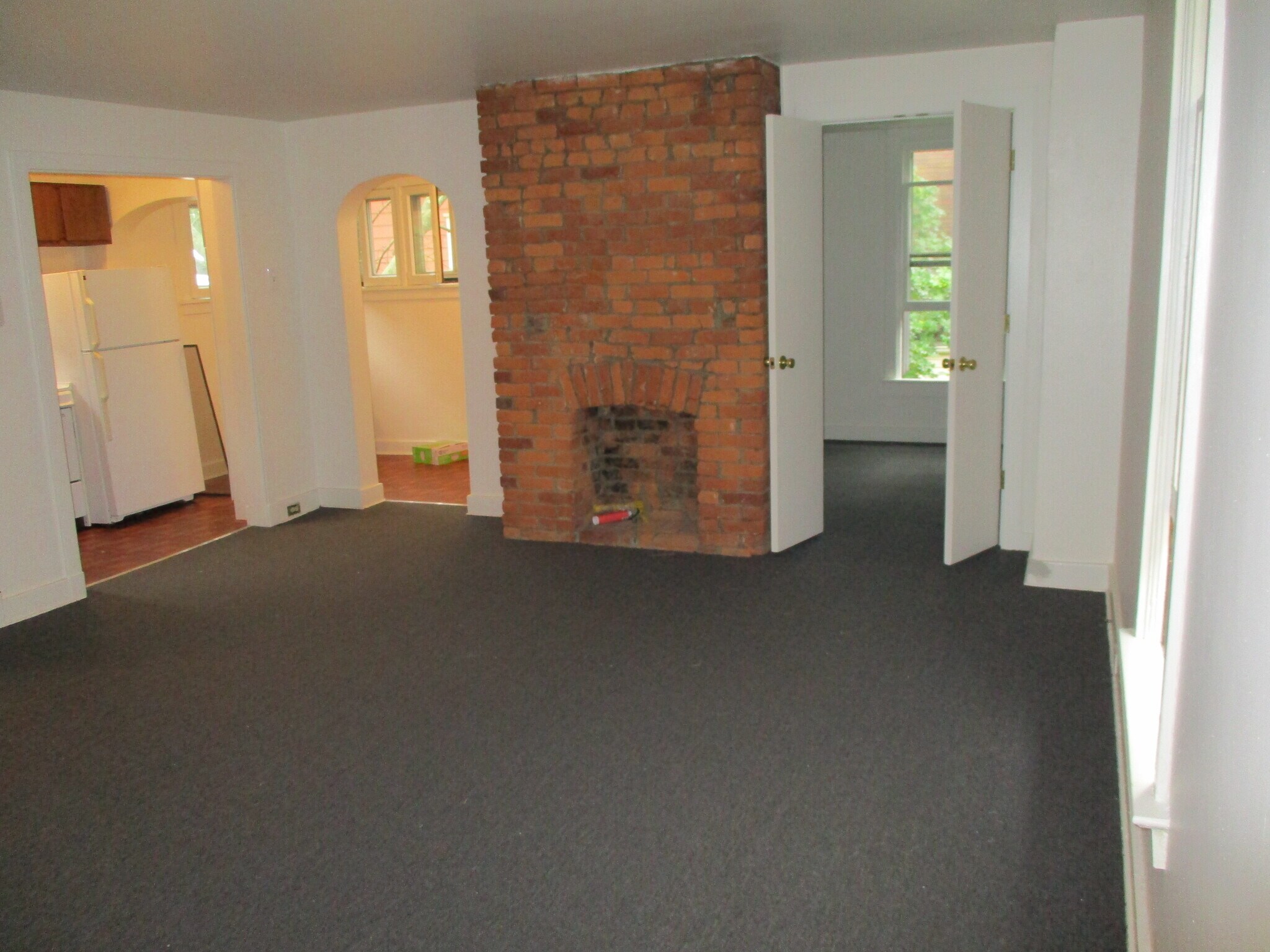 Living Room - 228 Green St