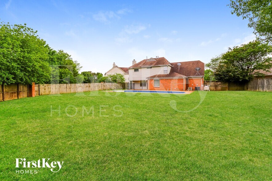 Building Photo - 9238 Fletcher Wood Dr