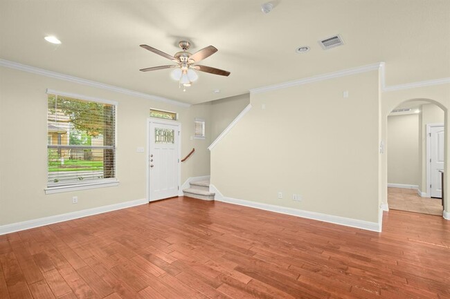 Building Photo - 6708 Menchaca Rd