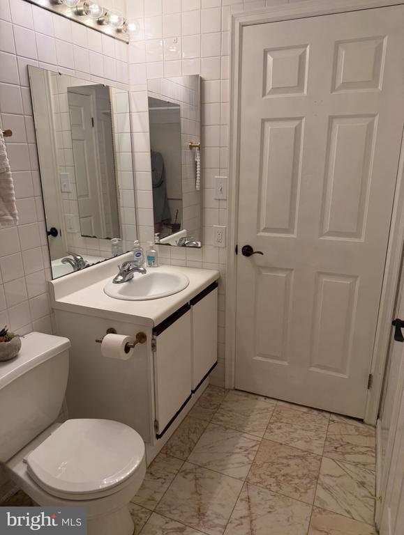 Building Photo - 8030 Abbey Ct