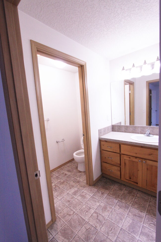 Building Photo - 455 Donna Dr