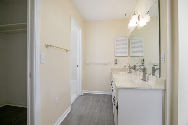 Building Photo - 3174 Grand Ave