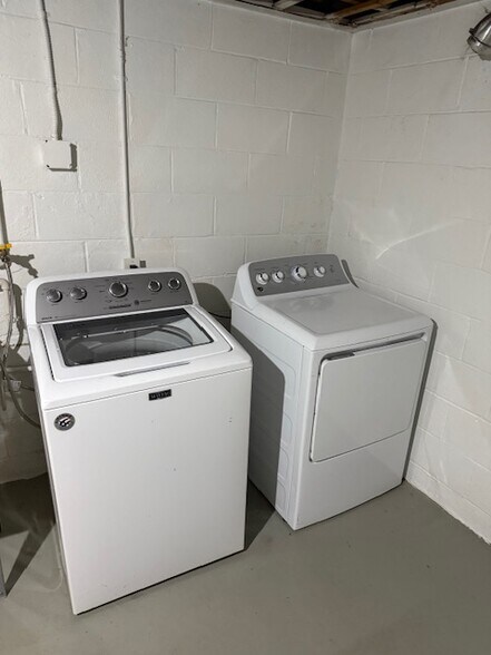 Washer, Dryer - 3630 Carolina St