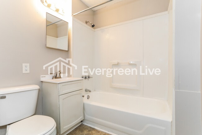 Building Photo - 1800 Bising Ave