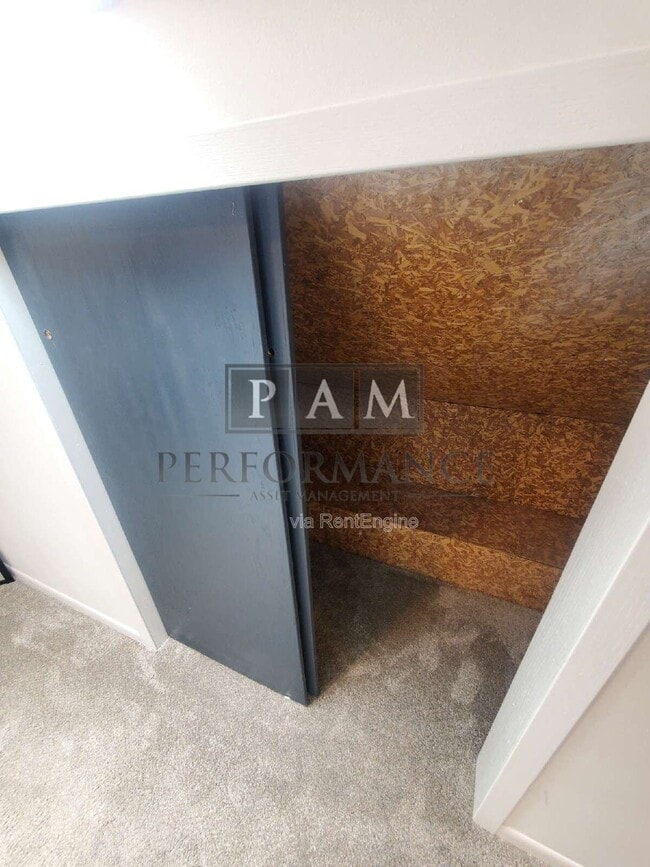 Building Photo - 2829 S Howell Ave