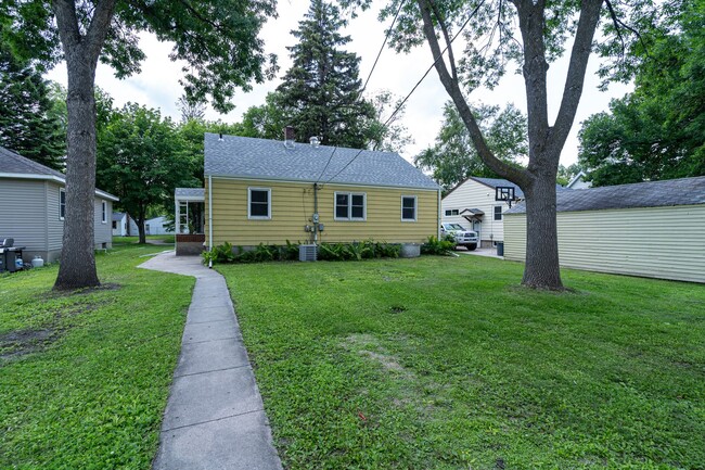 Building Photo - 1610 9th Ave N