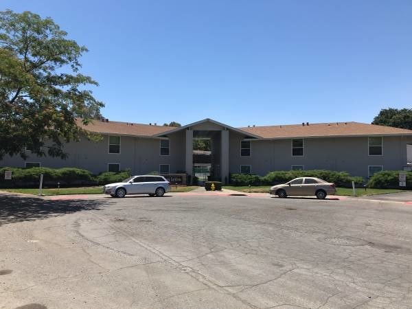 Building Photo - 5500 Foothill Garden Ct