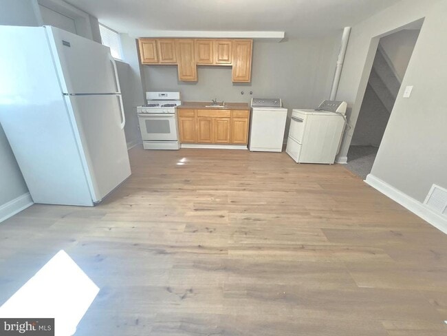 Building Photo - 3908 Erdman Ave