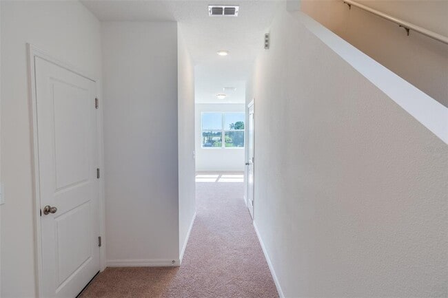 Building Photo - 394 Madison Dr