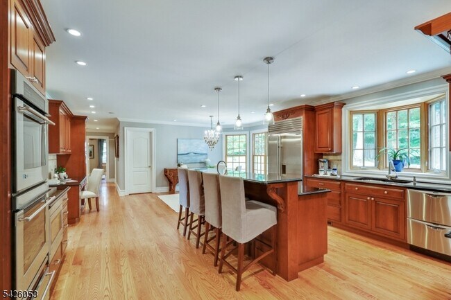 Building Photo - 236 Long Hill Dr