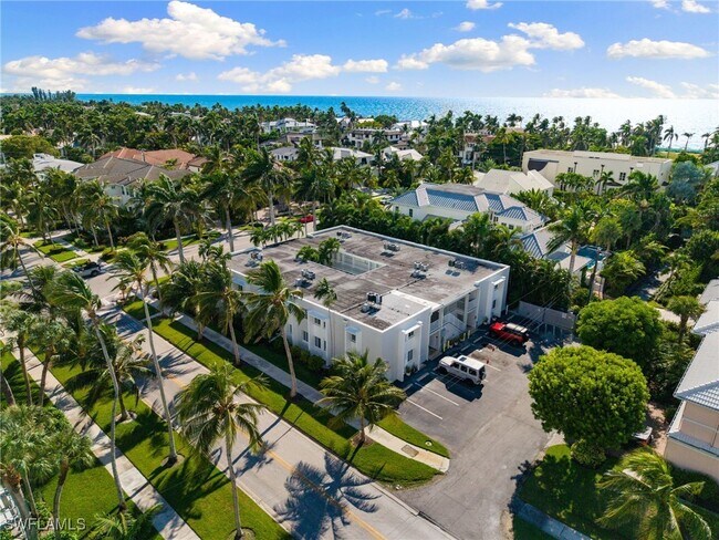 Building Photo - 175 5th Ave S