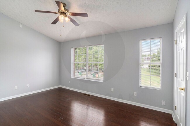 Building Photo - 3BR/2.5BA Townhouse Near Flat Shoals Parkway!