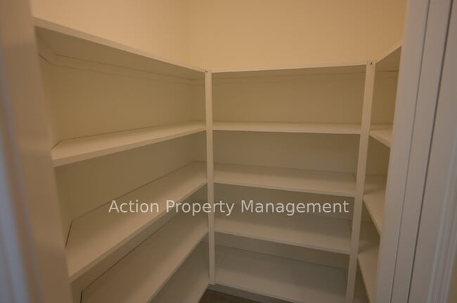 Building Photo - 2+ bed, 2 bath, 3 car garage in Sherwood Village, Sequim