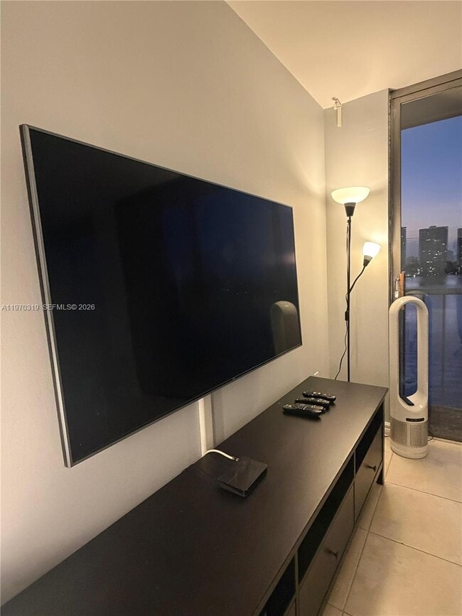 Building Photo - 17600 N Bay Rd