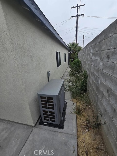 Building Photo - 3608 W 116th St