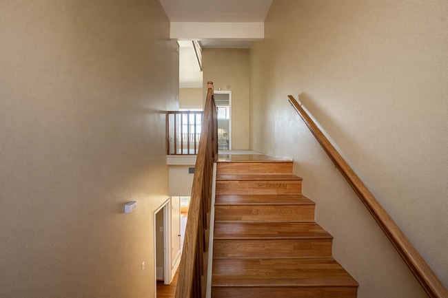 Building Photo - AVAILABLE NOW!