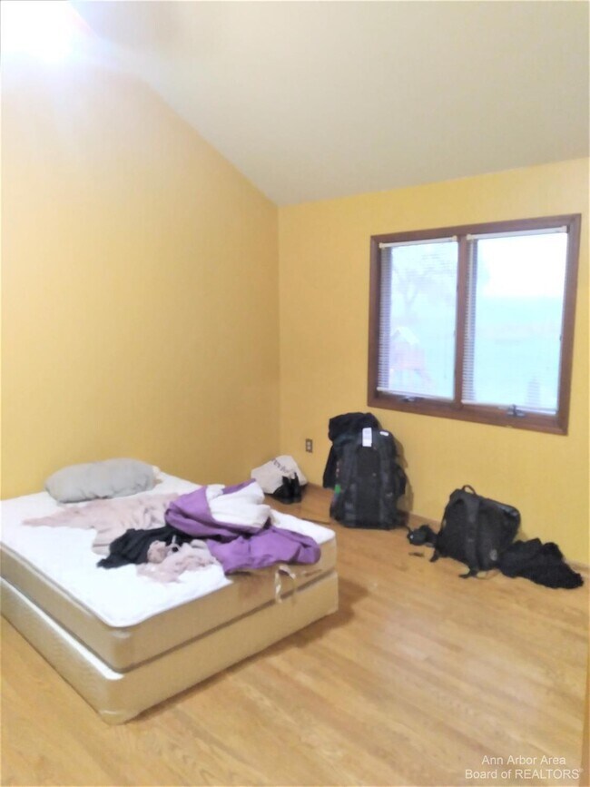 Building Photo - 5383 Textile Rd