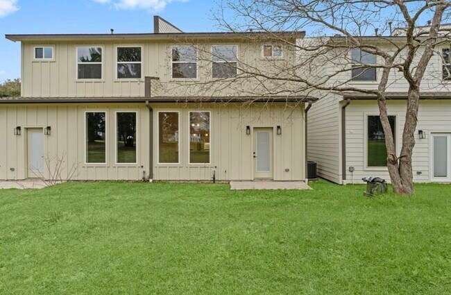 Building Photo - 14833 Spica Ct