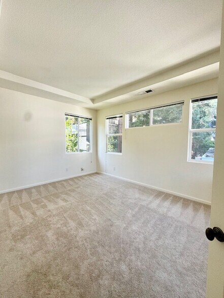 Master Bedroom Sitting Area - 766 Duncanville Ct