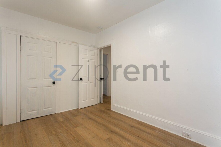 Building Photo - Unit 1R