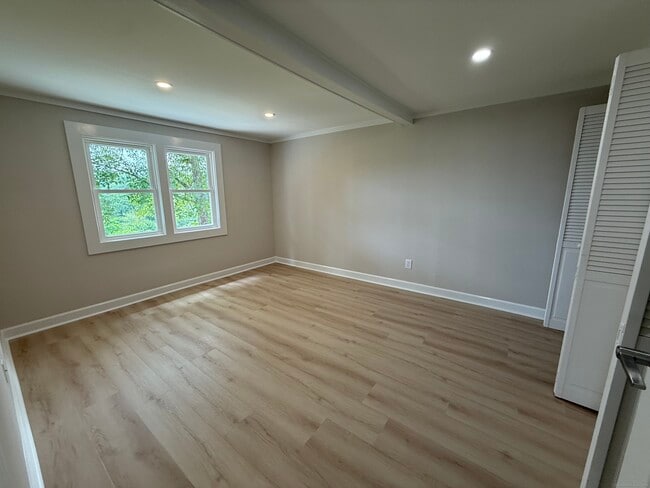 Building Photo - 181-137 CT-37