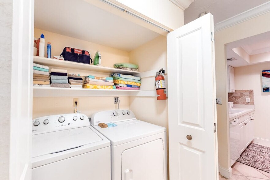 Building Photo - 6040 E Peppertree Way