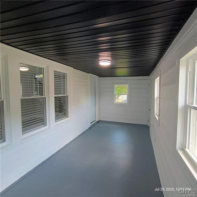 Building Photo - 200 Garden City Dr