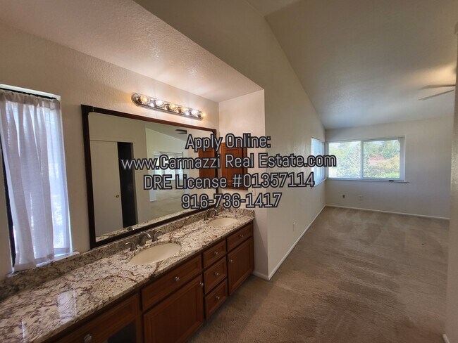 Building Photo - 9244 Mapleview Way