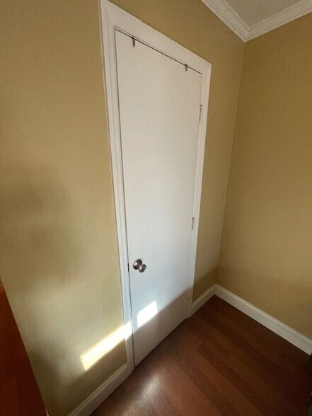 Building Photo - 405 Dunwoody St