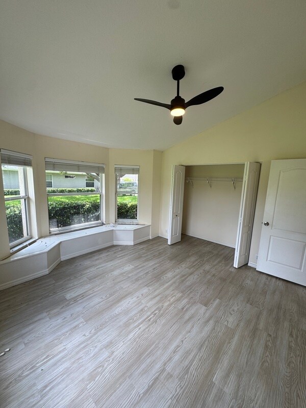 Building Photo - 10084 Cherry Hills Ave Cir