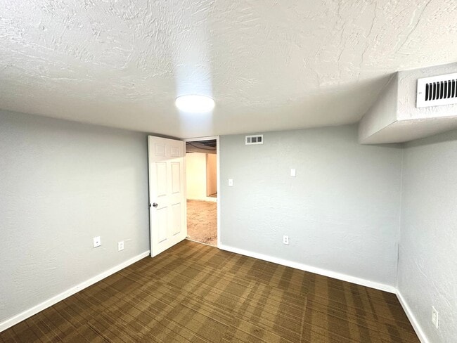 Building Photo - Cozy 2 Bed, 1 Bath Home in Jefferson Hills - Available Immediately!