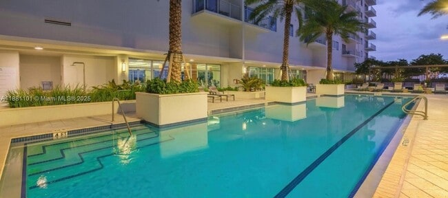 Building Photo - 591 Evernia St