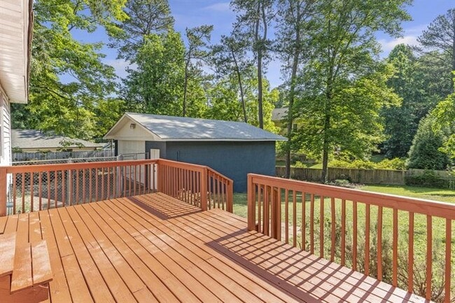 Building Photo - 1517 Gaylor Cir SE