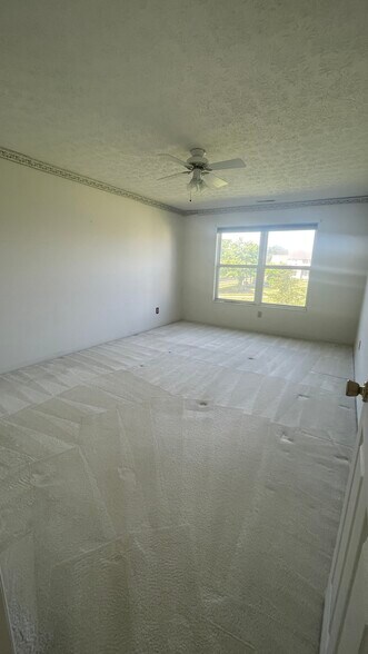 Building Photo - 4676 Court Yard Dr