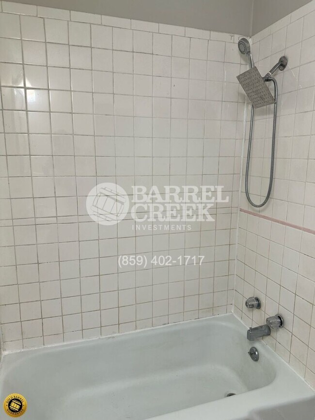 Building Photo - 308 Bond St