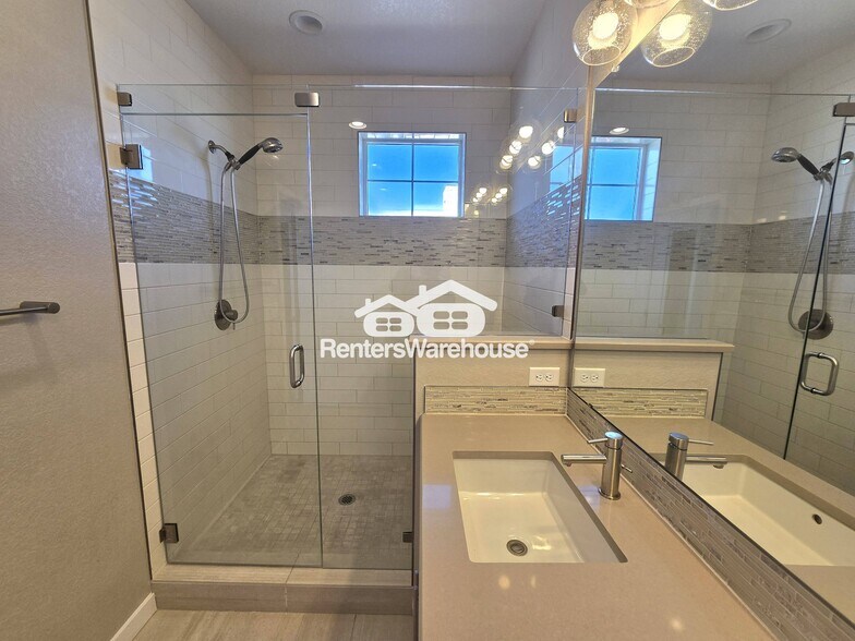 Building Photo - 9065 Southurst St